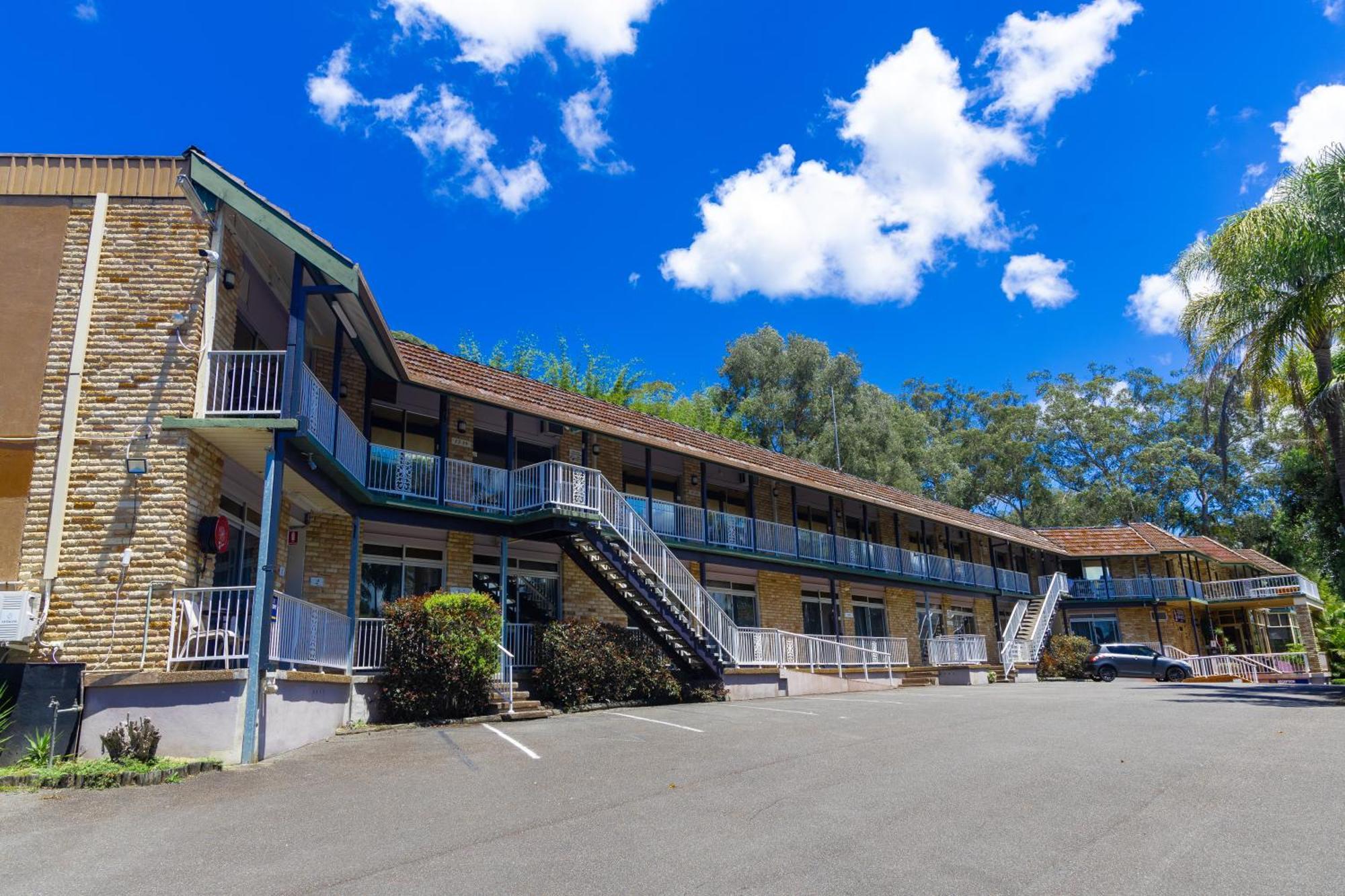 Gosford Inn Motel Экстерьер фото