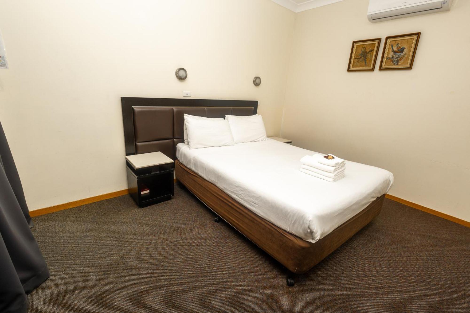 Gosford Inn Motel Экстерьер фото