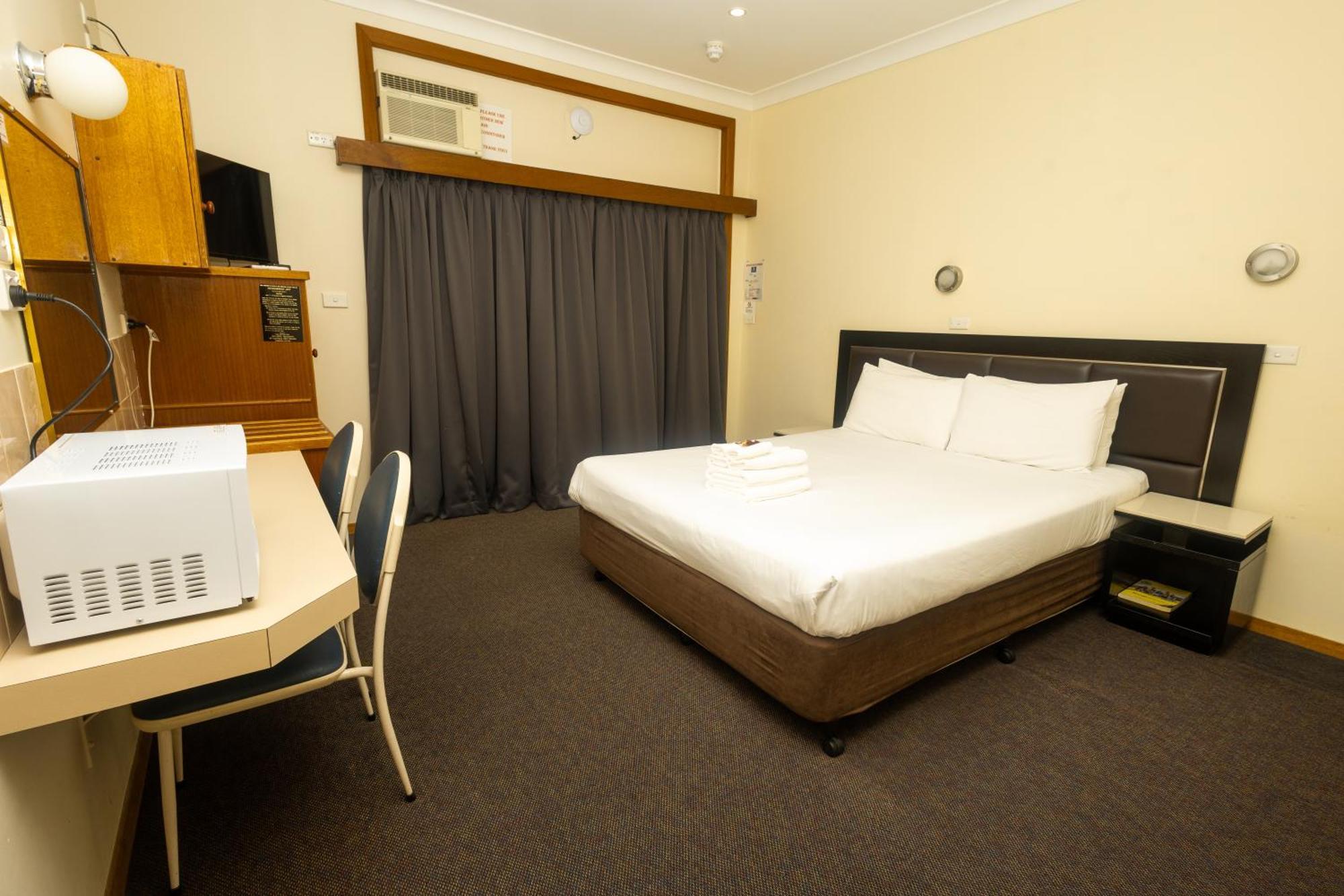Gosford Inn Motel Экстерьер фото