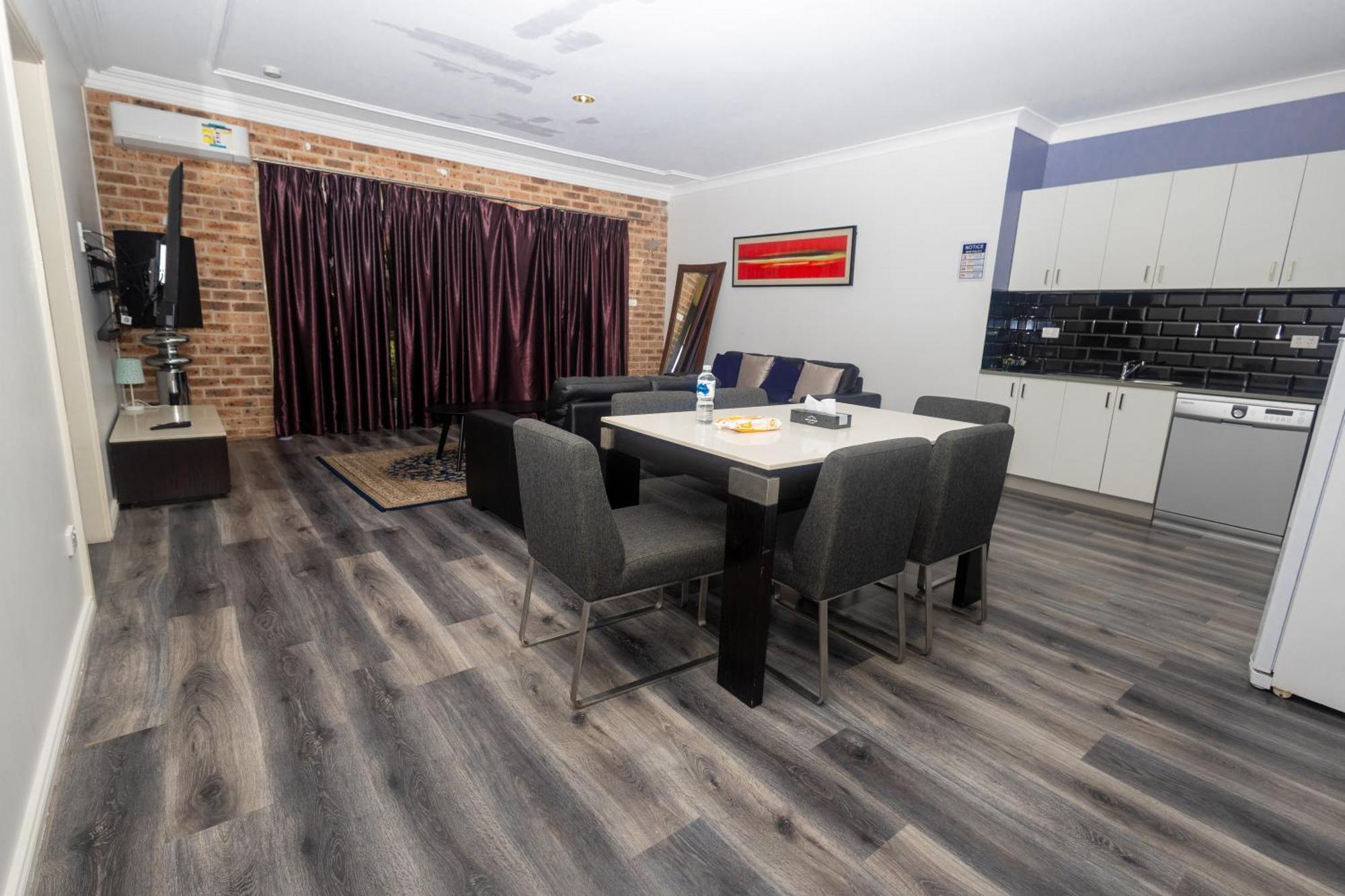 Gosford Inn Motel Экстерьер фото