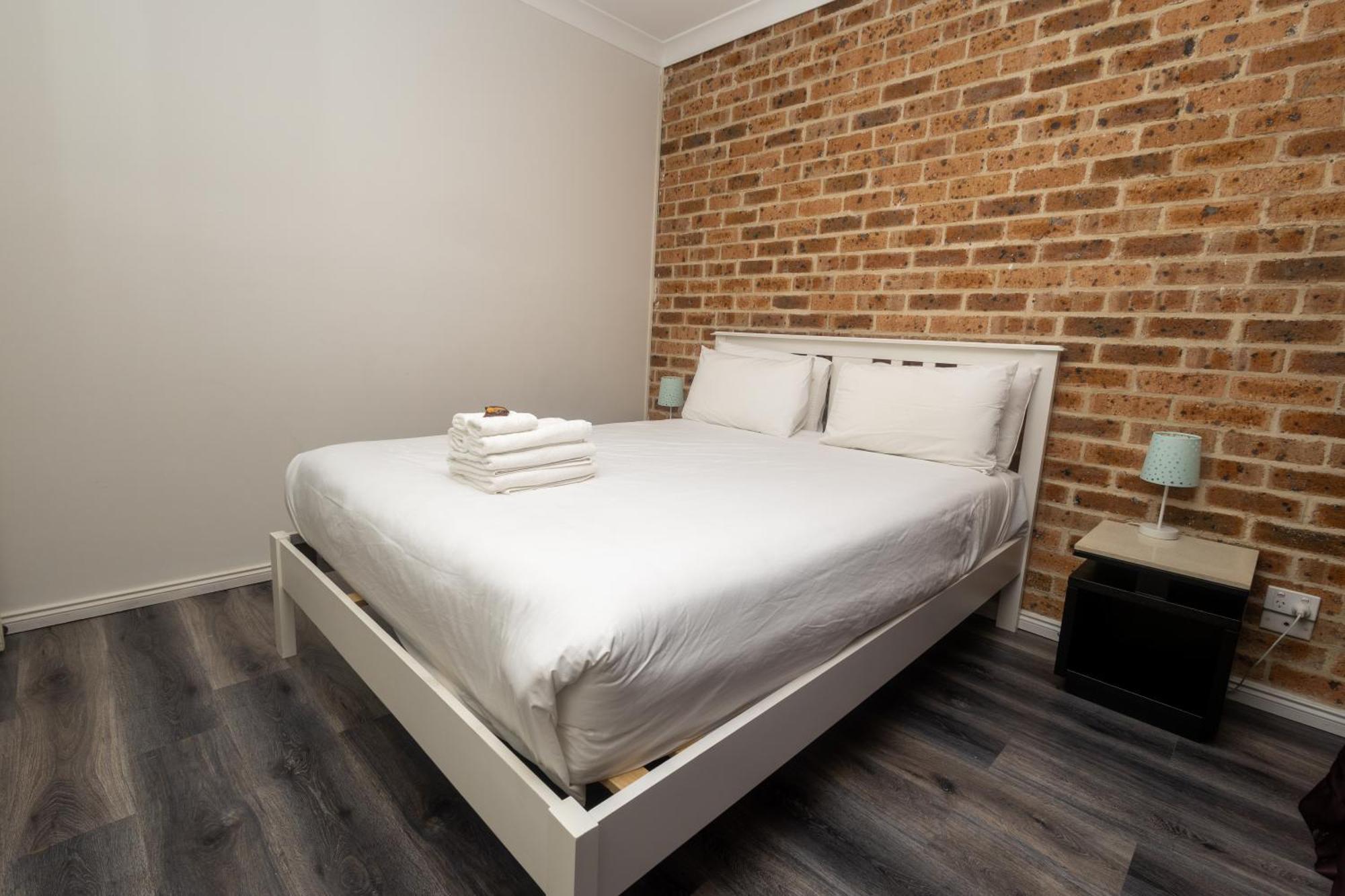 Gosford Inn Motel Экстерьер фото