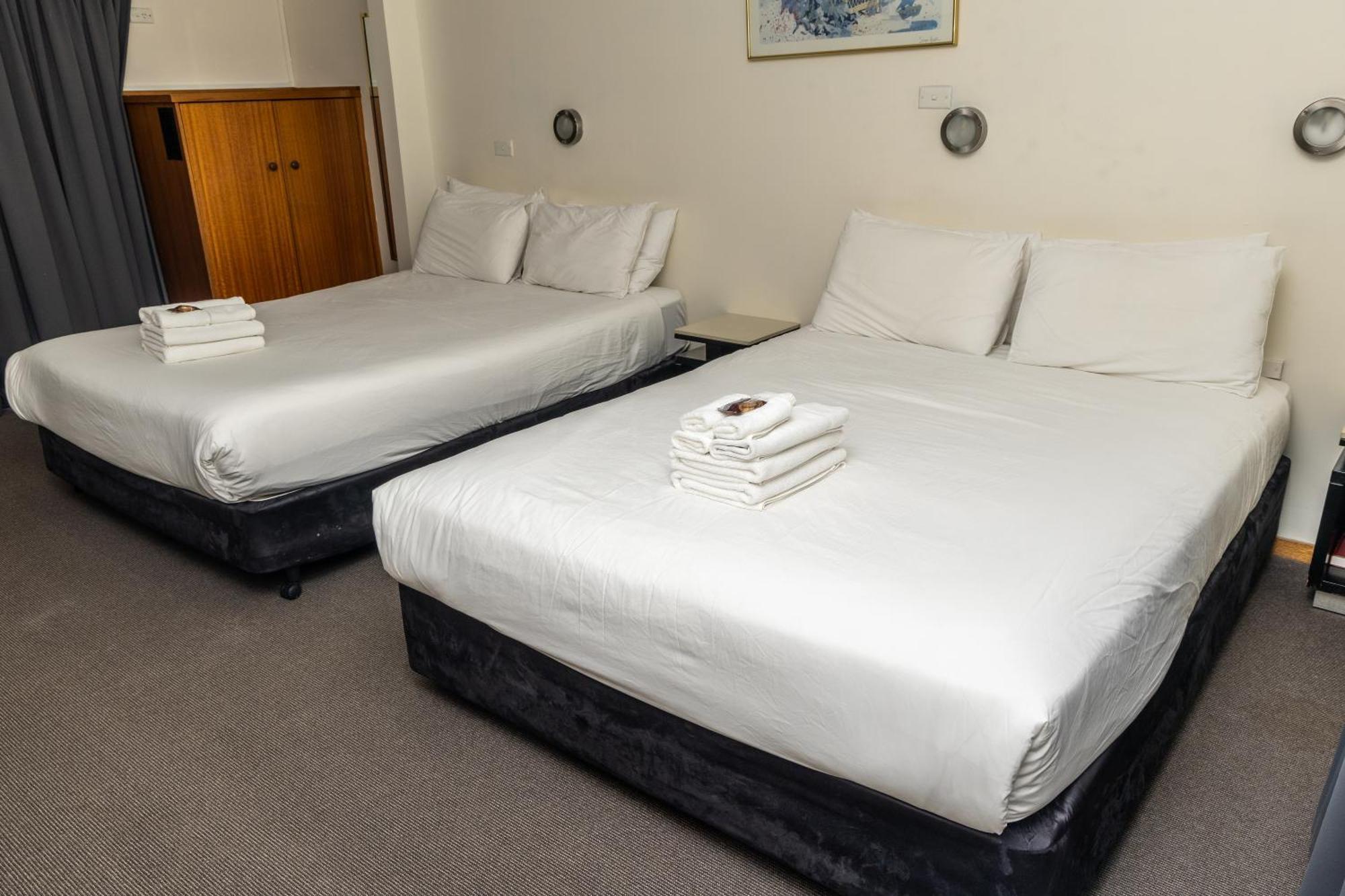 Gosford Inn Motel Экстерьер фото
