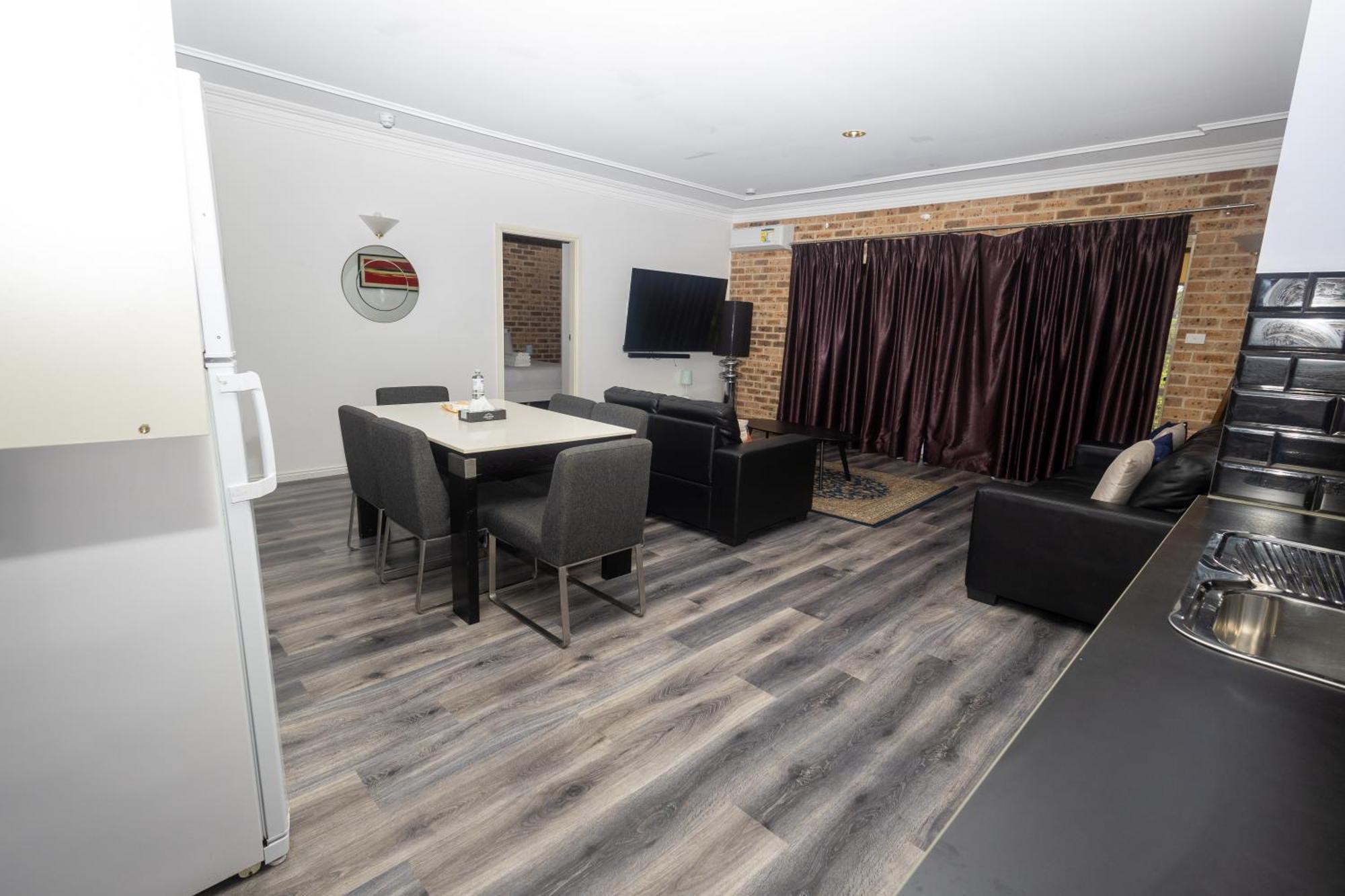 Gosford Inn Motel Экстерьер фото