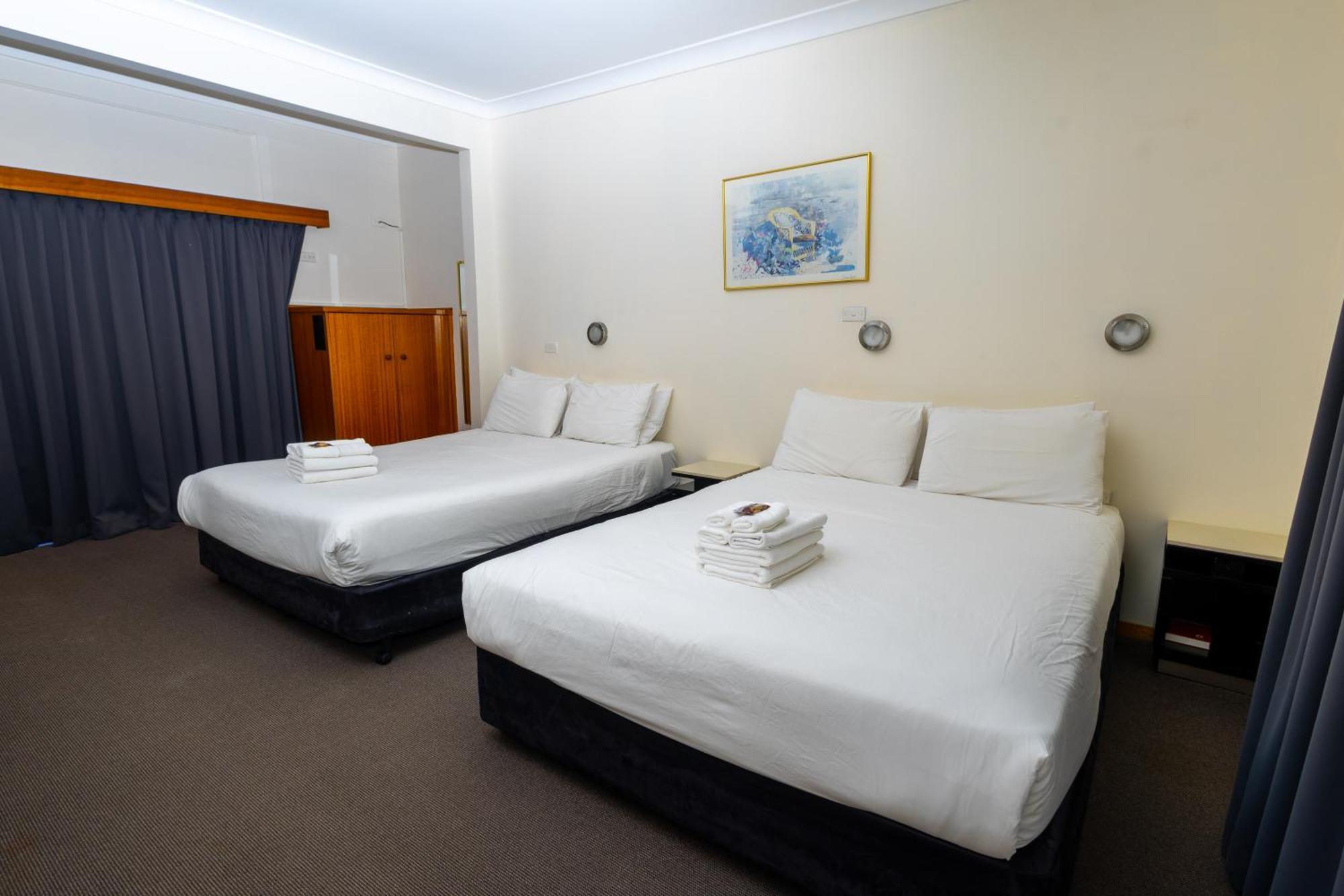 Gosford Inn Motel Экстерьер фото
