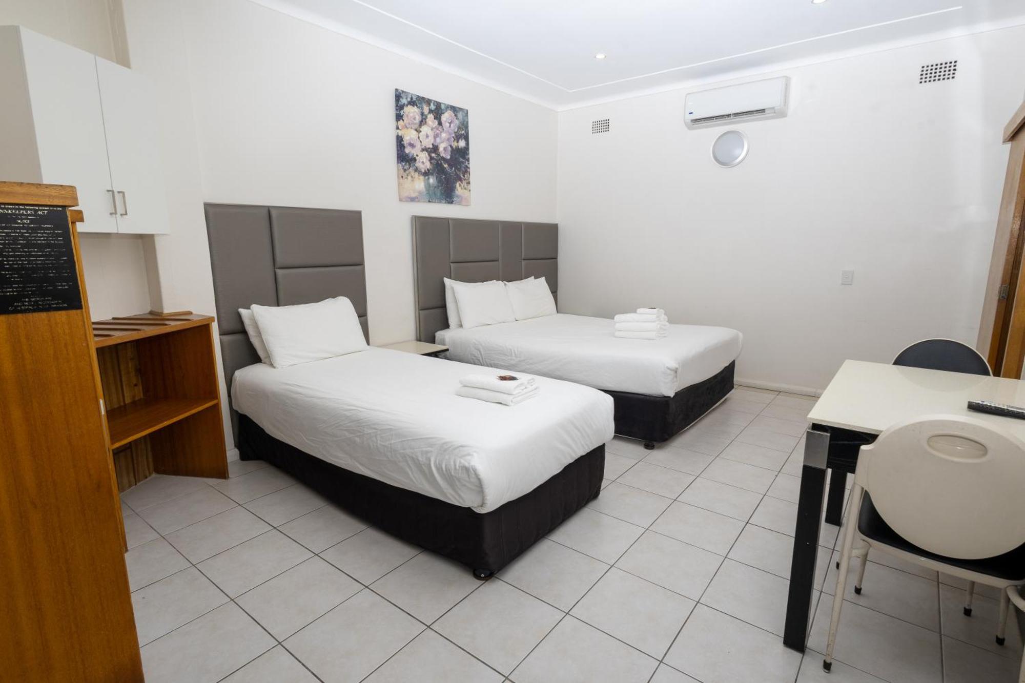 Gosford Inn Motel Экстерьер фото