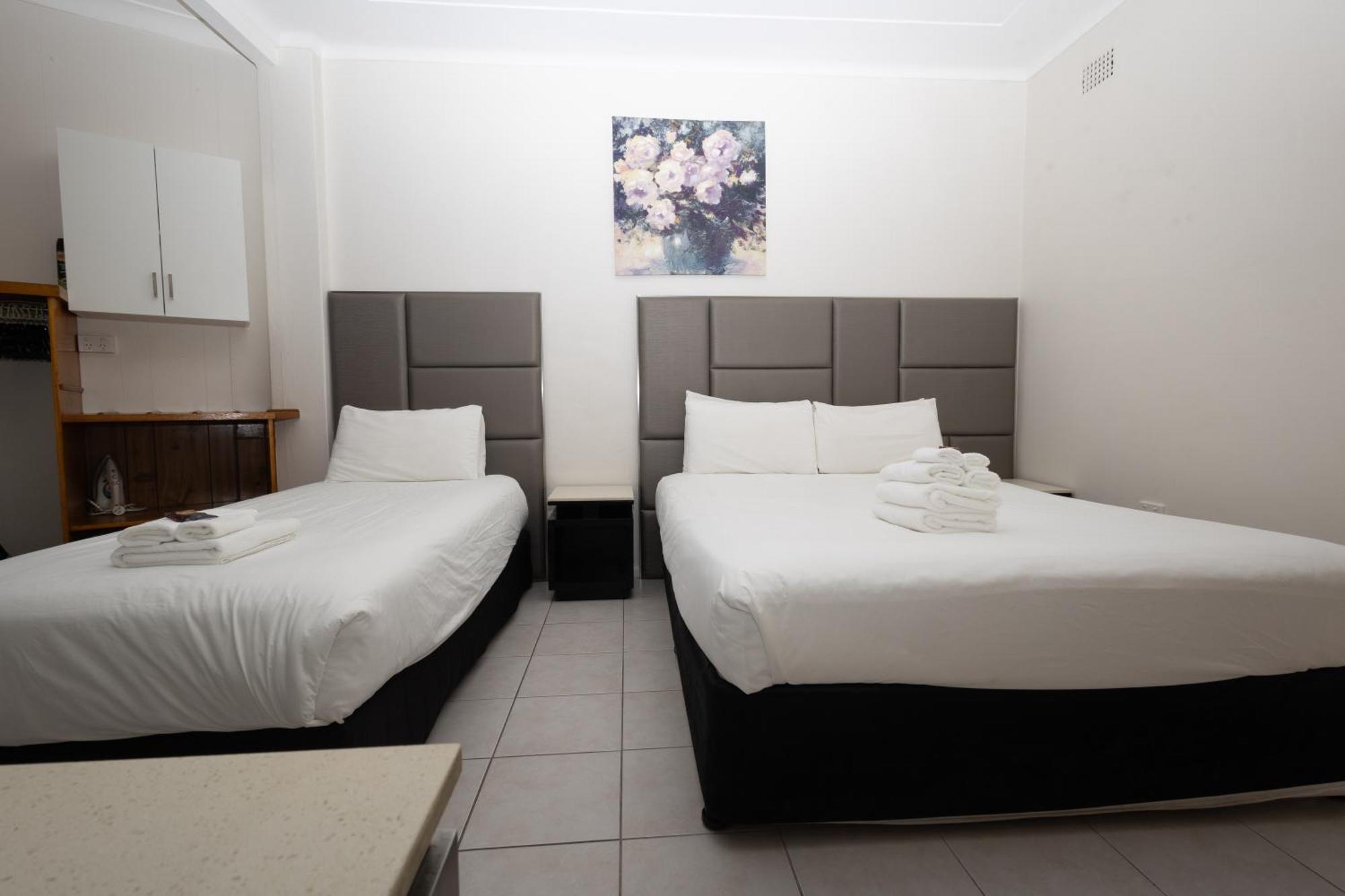 Gosford Inn Motel Экстерьер фото