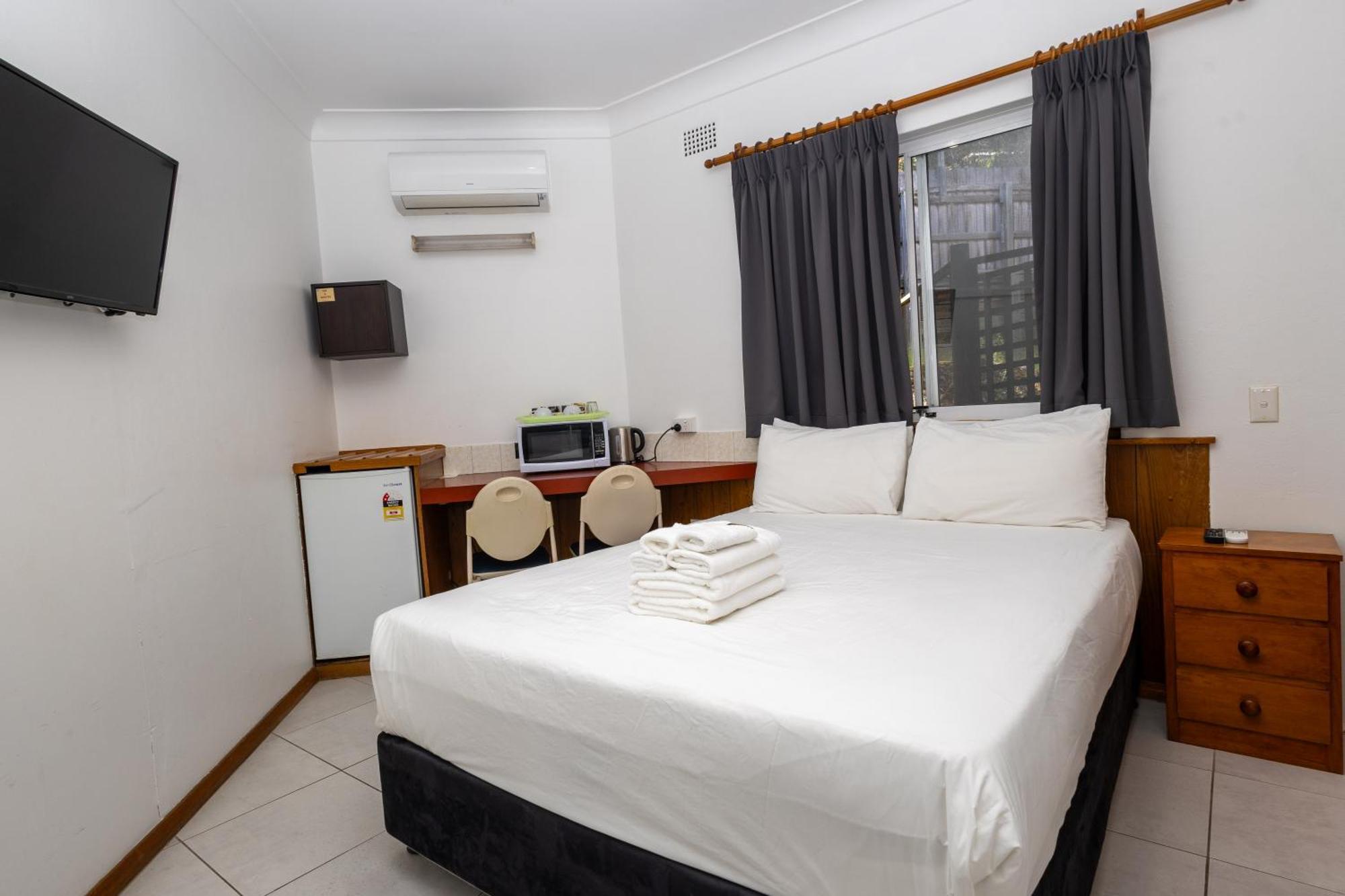 Gosford Inn Motel Экстерьер фото