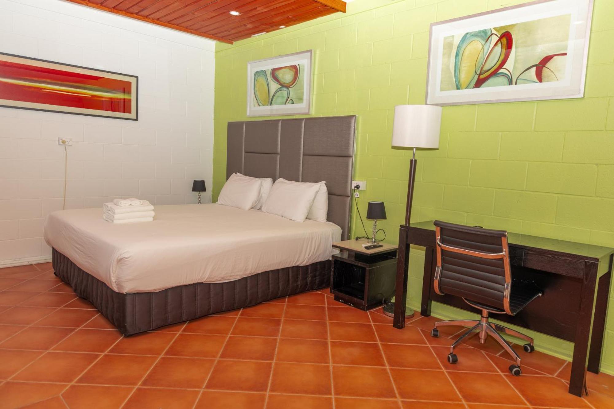 Gosford Inn Motel Экстерьер фото