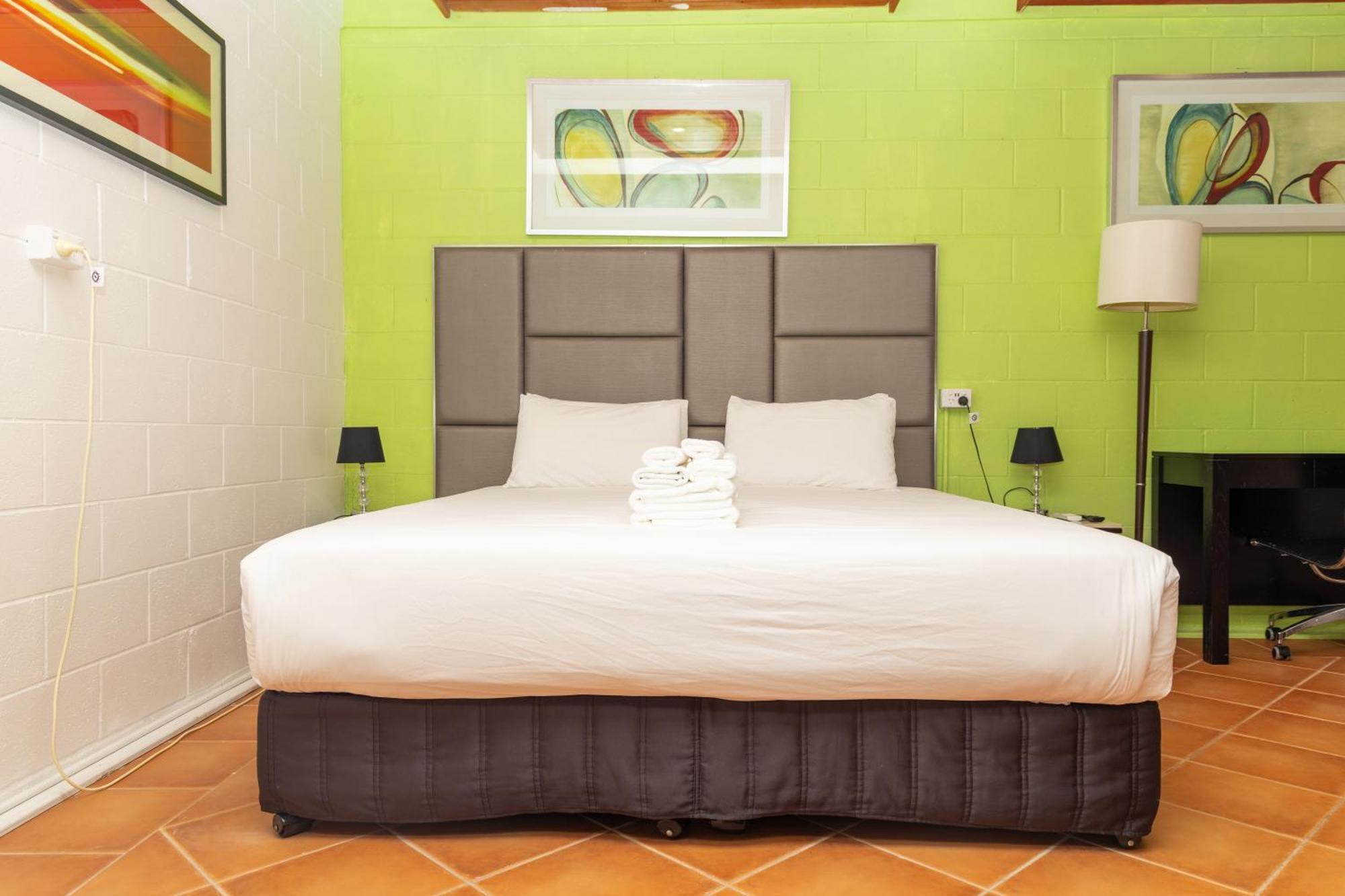 Gosford Inn Motel Экстерьер фото